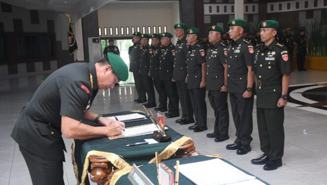 
					Pangdam IV/Diponegoro Pimpin Serah Terima Jabatan Pejabat Kodam