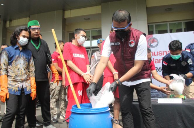 
					Ditresnarkoba Polda Jateng Musnahkan 26 Kg Sabu dan 10 Ribu Pil Ekstasi