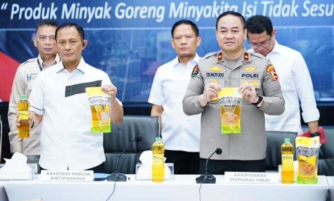 
					Polri Bongkar Praktik Curang Minyak Goreng di Depok, Ribuan Liter Diamankan