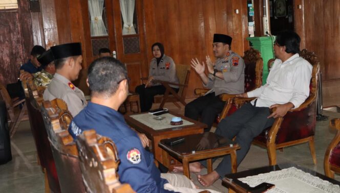 
					Polres Kendal Adakan Silaturahmi dan Bakti Sosial di Ponpes Nurul Qur’an