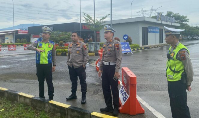 
					Kapolres Kendal Tinjau Kesiapan Pos Pelayanan Rest Area Jelang Operasi Ketupat Candi 2025