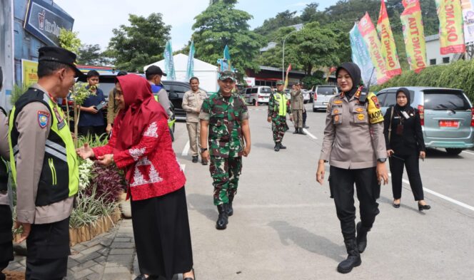 
					Forkopimda Kabupaten Semarang Tinjau Pospam Jelang Puncak Arus Mudik