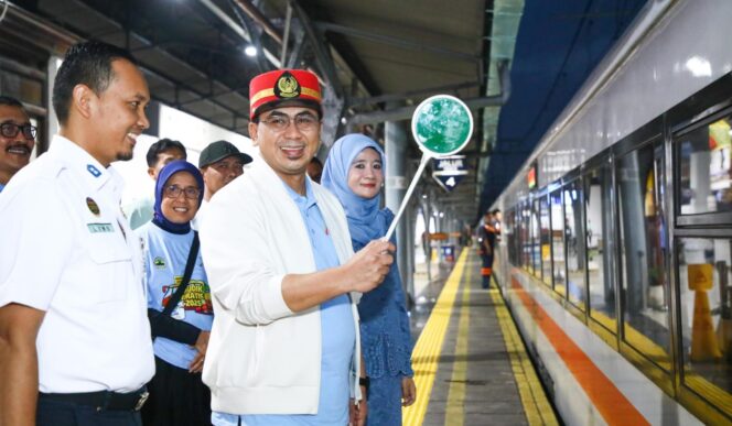 
					Wagub Taj Yasin Lepas Keberangkatan Kereta Mudik Gratis ke Jawa Tengah