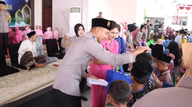 
					Polres Demak Tebar Kepedulian dengan Doa Bersama dan Santunan Anak Yatim