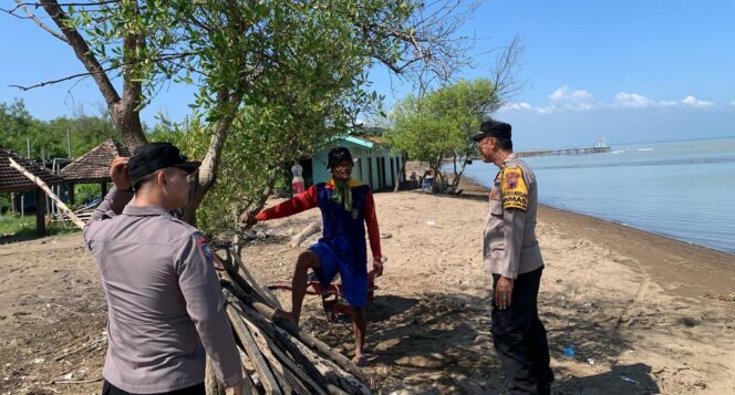 
					Satbinmas Polres Demak Gelar Patroli dan Sosialisasi di Wisata Istambul