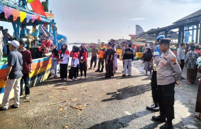 
					Polres Demak Kerahkan Ratusan Personel untuk Kawal Tradisi Syawalan di Berbagai Titik