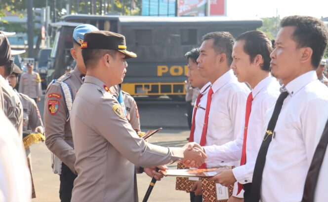 
					Polres Purbalingga Apresiasi 23 Personel Berprestasi, Dorong Semangat dan Dedikasi dalam Bertugas