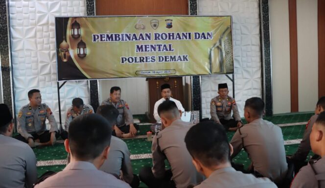 
					Pembinaan Rohani dan Mental, Polres Demak Gelar Pengajian dan Doa Bersama