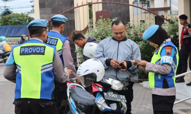
					Polres Demak Lakukan Gaktibplin dan Tes Urine, Tegaskan Komitmen Bebas Narkoba