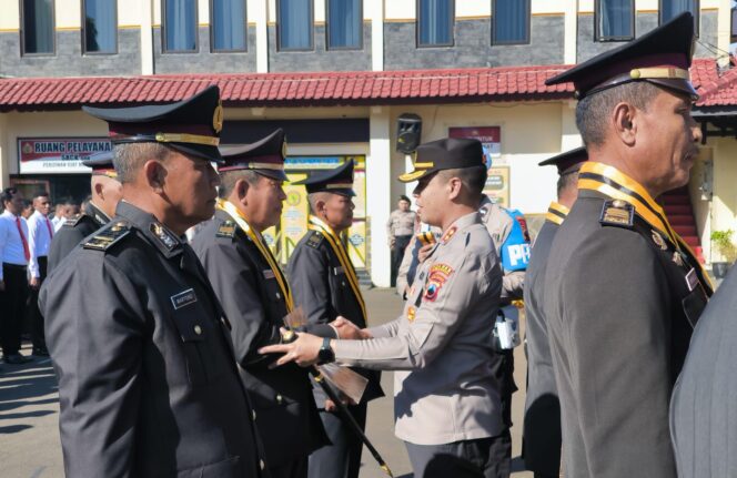 
					Polres Purbalingga Gelar Upacara Kenaikan Pangkat Pengabdian dan Purnabakti