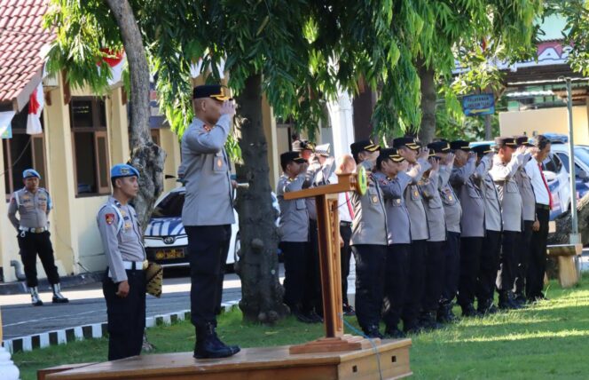 
					Kapolres Kendal Pimpin Apel Pagi, Dorong Inovasi dan Profesionalisme Anggota
