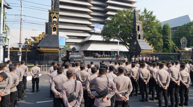 
					May Day 2025, Polda Jateng Pastikan Pengamanan Tanpa Senjata Api dan Kedepankan Pendekatan Humanis