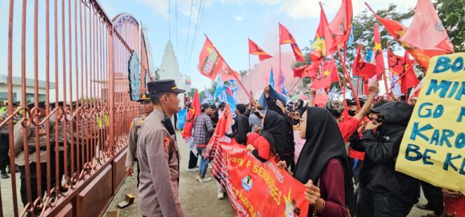 
					Ratusan Buruh di Brebes Gelar Aksi Damai Peringati May Day, Sampaikan Aspirasi ke Pemerintah Daerah