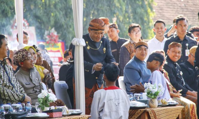 
					Gubernur Ahmad Luthfi Tegaskan Komitmen Pendidikan, 1.100 Anak Tidak Sekolah Akan Kembali ke Bangku Belajar di 2025