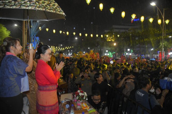 
					Semarak Semarang Night Carnival 2025 Tampilkan Kekayaan Budaya dan Daya Tarik Wisata