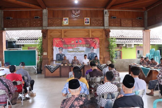 
					Dekatkan Diri dengan Warga, Polres Jepara Gelar Jum’at Curhat di Tahunan