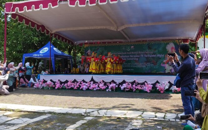 
					Meriah dan Edukatif, Pentas Seni TK Tarbiyatul Athfal Ramaikan Semarang Zoo