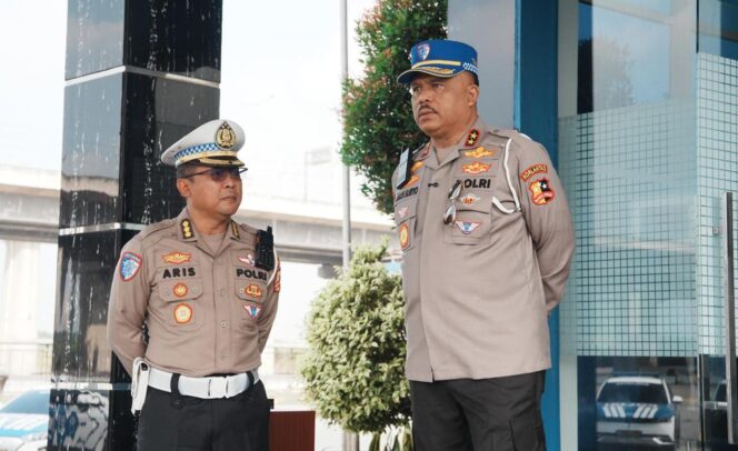 
					Kakorlantas Pantau Kondisi Lalin Tol Trans Jawa di Masa Long Weekend