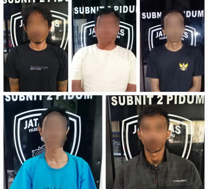 
					Tragedi Pengeroyokan di Semarang Barat, Lima Tersangka Ditangkap, Termasuk Dalang Utama