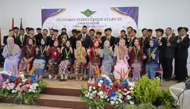 
					SMK Al-Irsyad Kota Tegal Gelar Acara Wisuda Kelas XII Angkatan 2024/2025