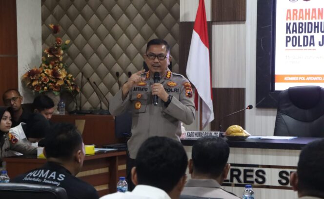 
					Kabid Humas Polda Jateng Tekankan Pentingnya Komunikasi Positif saat Kunjungi Polres Semarang