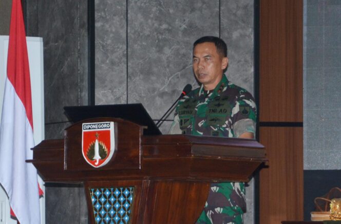 
					Pangdam IV/Diponegoro Dorong Profesionalisme dan Adaptasi Satuan TNI AD dalam Apel Dansat TA 2025