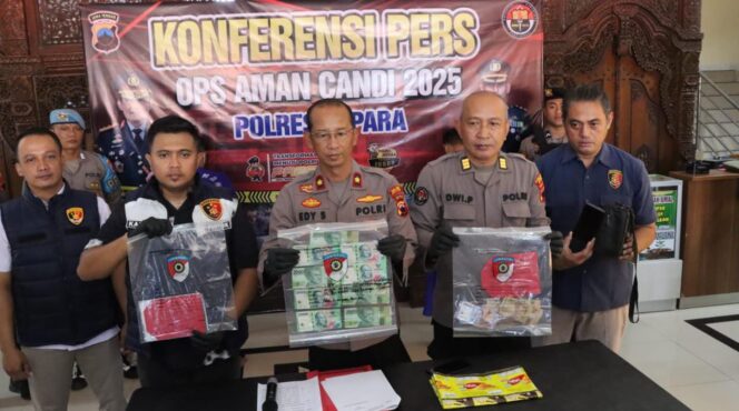 
					Warga Demak Ditangkap Usai Edarkan Uang Palsu Saat Pengajian di Jepara