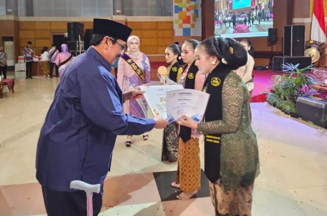 
					DPP IKA Unnes Beri Penghargaan kepada Juara II Sinden Idol Unnes 2025