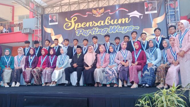 
					SMPN 1 Bumiayu Melepas 313 Siswa Kelas IX: Momentum Emosional dan Awal Baru