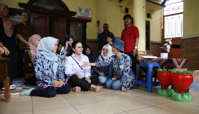 
					Menuju Semarang Bersih, Agustina-Iswar Dorong Pengelolaan Sampah Terintegrasi dari Hulu ke Hilir