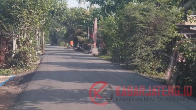 
					PT Saprotan Utama Bantu Bangun Jalan Penghubung Antar Desa di Kecamatan Mranggen, Demak