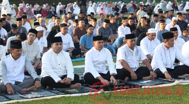 
					Pangdam IV/Diponegoro Laksanakan Shalat Idul Adha 1446 H Bersama Prajurit dan Warga