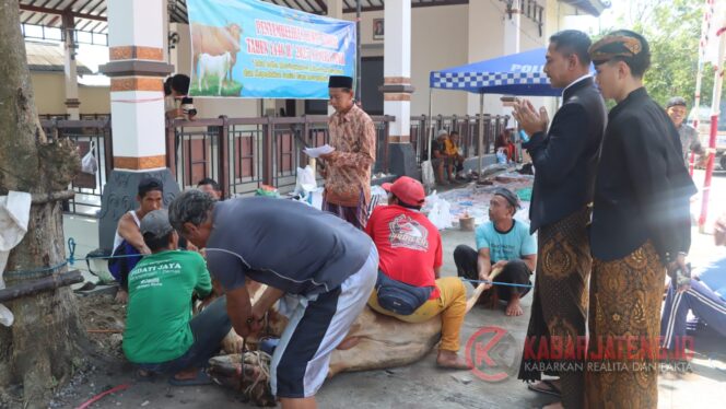 
					Polres Demak Berkurban 6 Sapi dan 5 Kambing dalam Rangka Idul Adha 1446 H