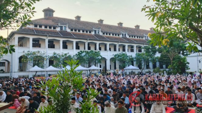 
					Lawang Sewu Jadi Lokasi Salat Iduladha, Ribuan Warga Semarang Hadir dalam Suasana Khidmat