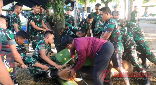 
					Iduladha 1446 H, Prajurit Yonif 407/PK Laksanakan Pemotongan Hewan Kurban