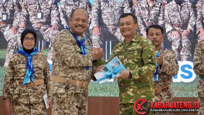 
					Gubernur Luthfi Resmi Menutup Kegiatan Retret Kepemimpinan Jawa Tengah 2025