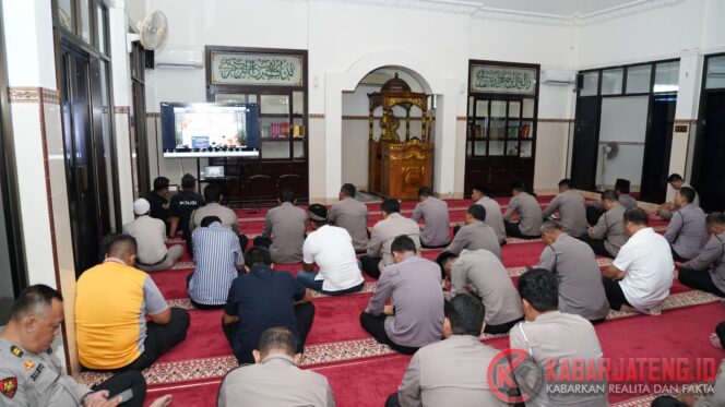 
					Polda Jateng Gelar Doa Bersama Serentak Jelang HUT Bhayangkara ke-79