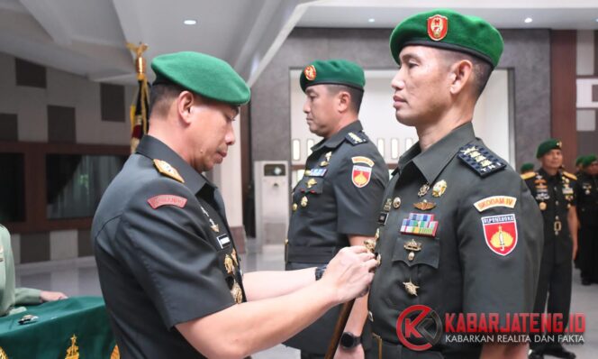 
					Pangdam IV/Diponegoro Pimpin Sertijab Pejabat Baru, Tekankan Tanggung Jawab dan Disiplin Tinggi
