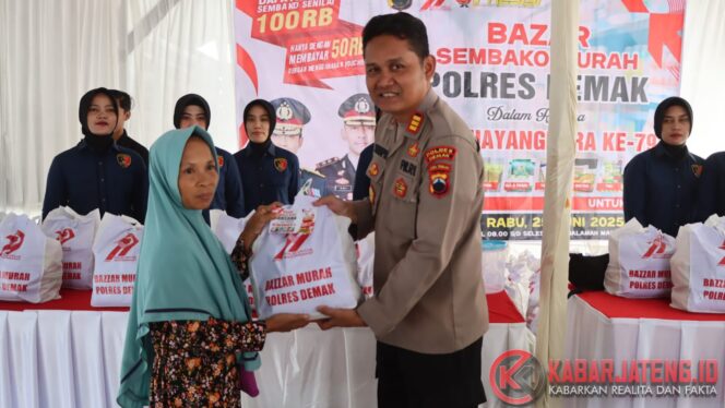 
					Polres Demak Hadirkan Pasar Murah dan Bazar UMKM untuk Bantu Warga Terdampak Rob