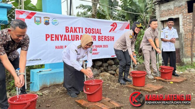 
					Polres Semarang Bangun Akses Air Bersih 1,5 Kilometer di Lereng Gunung Merbabu