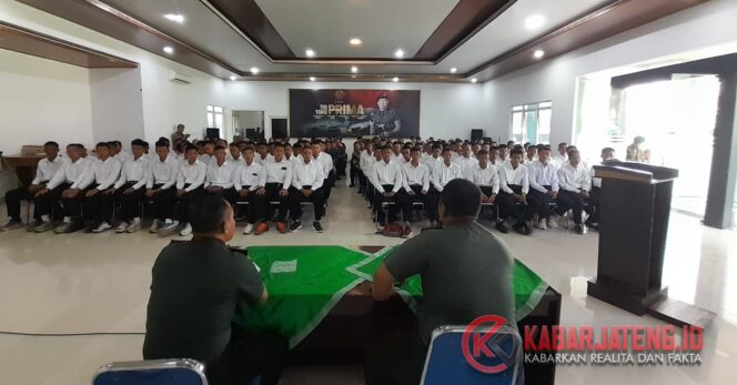 
					Dandim 0736/Batang Berikan Semangat dan Arahan kepada Pemuda Peserta Seleksi Tamtama TNI AD
