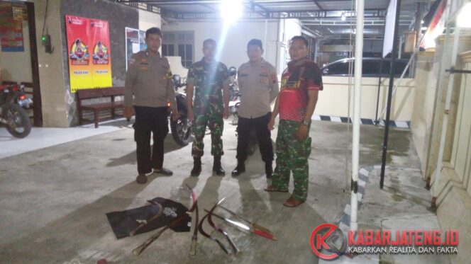 
					Polres Kebumen Amankan 13 Remaja dan 7 Sajam yang Diduga Akan Digunakan untuk Tawuran Pelajar