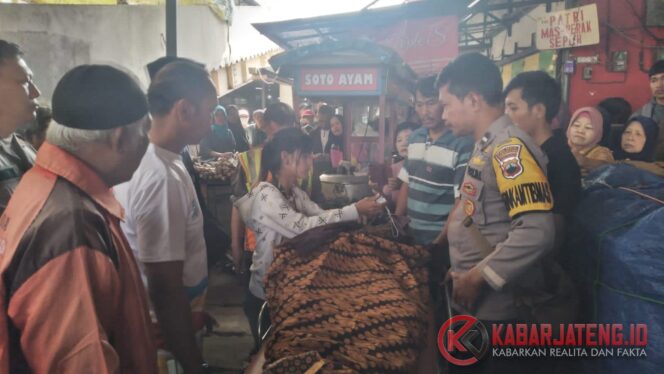 
					Pedagang Soto di Pasar Bandarjo Ungaran Meninggal Mendadak, Diduga Alami Serangan Jantung