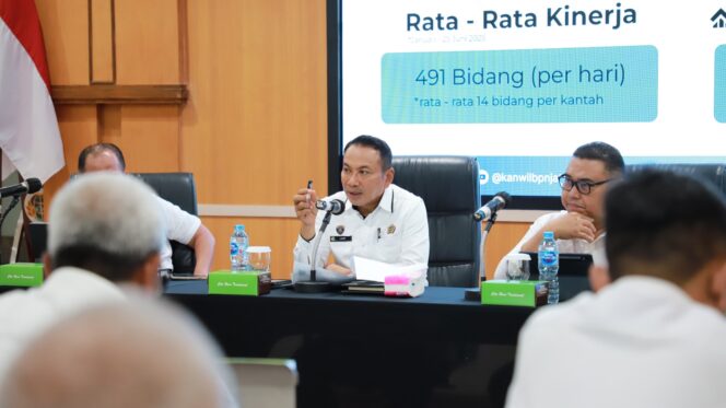 
					Kanwil BPN Jateng Gelar Monev Penanganan KW 4,5,6, Sertifikasi Tanah Wakaf, dan PTSL untuk Percepat Pelayanan Pertanahan