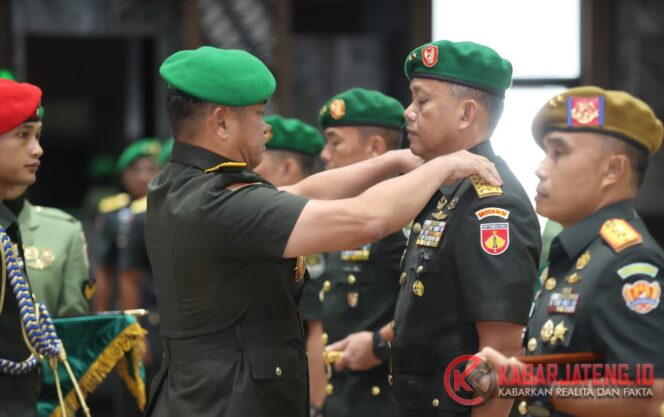 
					Mayjen TNI Achiruddin Resmi Jabat Panglima Kodam IV/Diponegoro