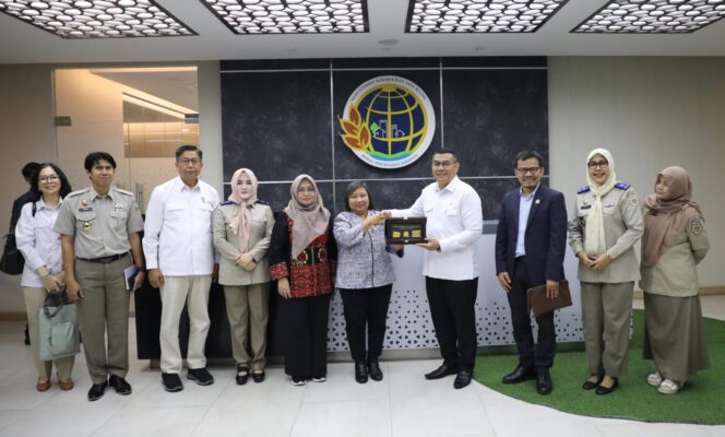 
					Satukan Komitmen Bersama Komnas HAM, Wamen Ossy Dorong Penyelesaian Konflik Agraria Berbasis HAM dengan Pelibatan Multipihak