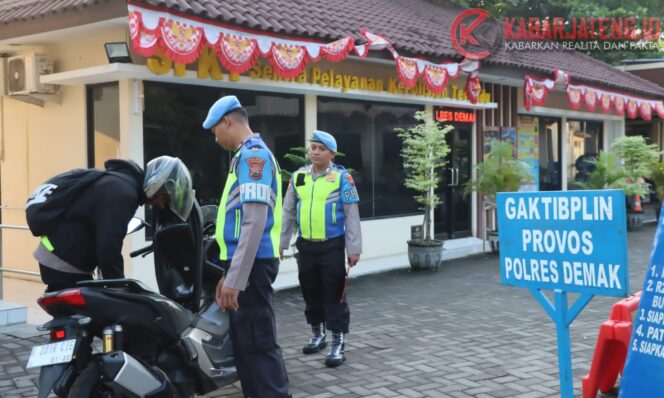 
					Propam Polres Demak Intensifkan Gaktibplin Personel untuk Sukseskan Operasi Patuh Candi 2025