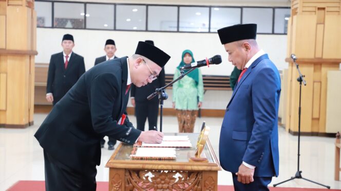 
					Perkuat Layanan Pertanahan, Kanwil BPN Jateng Lantik Lima Pejabat Pengawas Baru