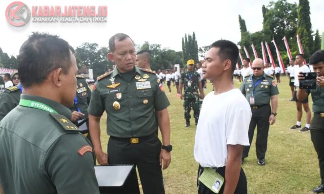 
					Pangdam IV/Diponegoro Pimpin Sidang Subpansus Penerimaan Cata PK Gelombang II Tahun 2025 di Klaten