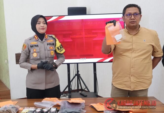 
					Polres Semarang Tangkap 4 Pelaku Narkoba, Sita Ribuan Butir Obat Terlarang